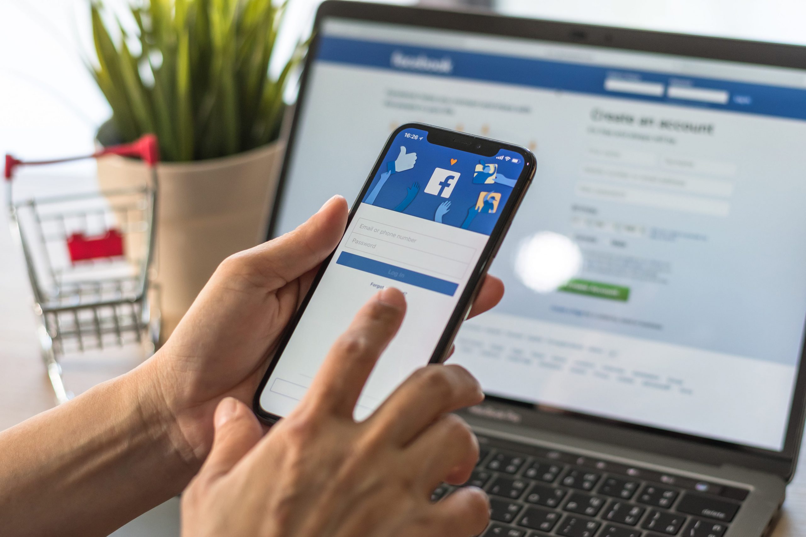 Facebook dla gabinetów – jak prowadzić komunikację?